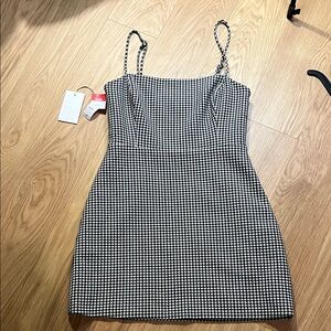 Wilfred Aritzia Women’s New Classic Mini Dress  Black/White Gingham size 6 NWT